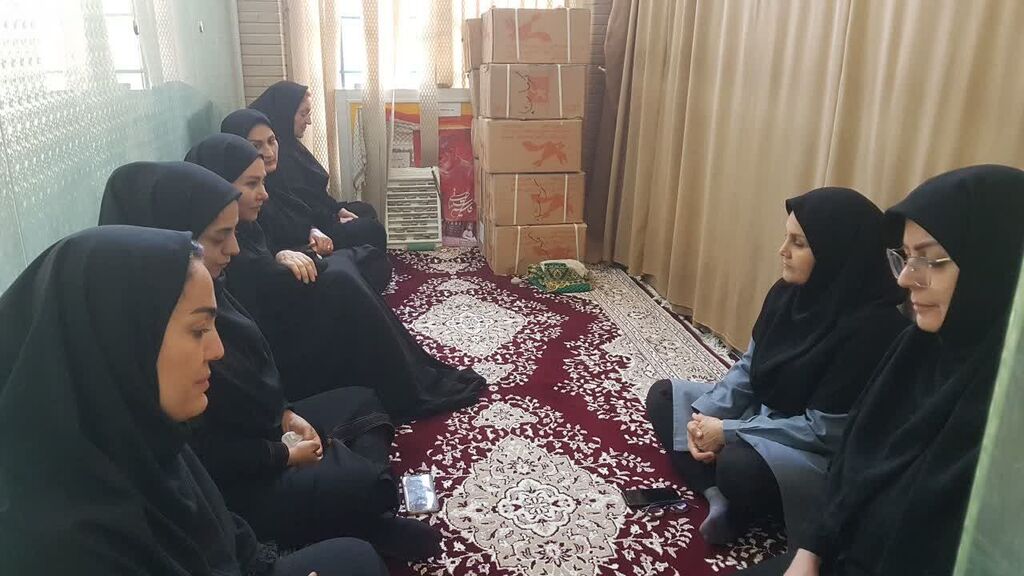 مراسم زیارت عاشورا مراسم پرفیض زیارت عاشورا در ادارهکل کانون کرمانشاه