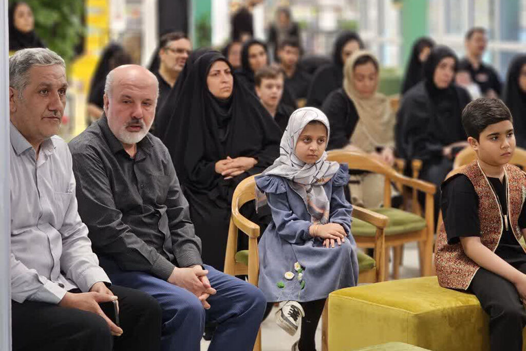 از سه عضو مرکز شماره ۲ و ۸ کانون قم تقدیر شد