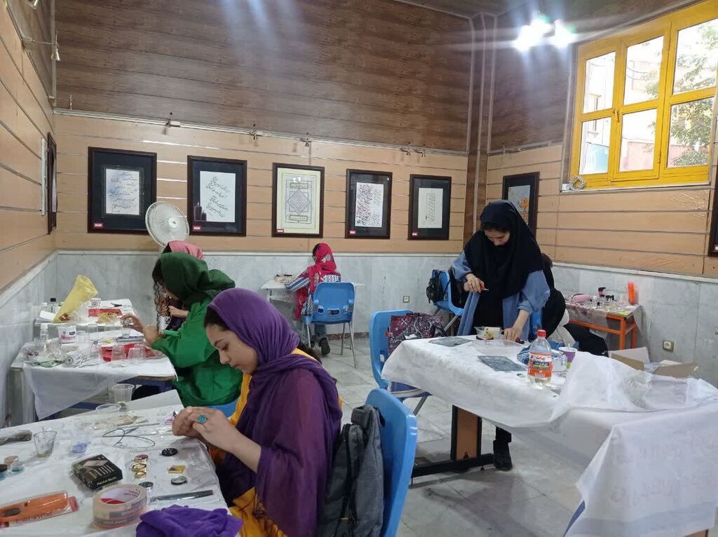 برگزاری ورکشاپ رزین در مجتمع آفرینش کانون کرمانشاه