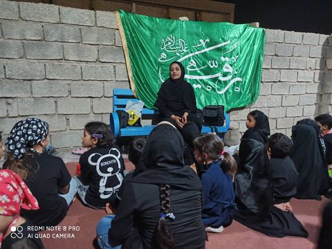 همزمان با فرارسیدن دهه اول محرم، کودکان و نوجوانان در مراکز کانون پرورش فکری استان فارس، با برگزاری مراسم عزاداری، به یاد امامحسین (ع) و یاران وفادارش سوگواری کردند.
