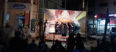 همزمان با فرارسیدن دهه اول محرم، کودکان و نوجوانان در مراکز کانون پرورش فکری استان فارس، با برگزاری مراسم عزاداری، به یاد امامحسین (ع) و یاران وفادارش سوگواری کردند.
