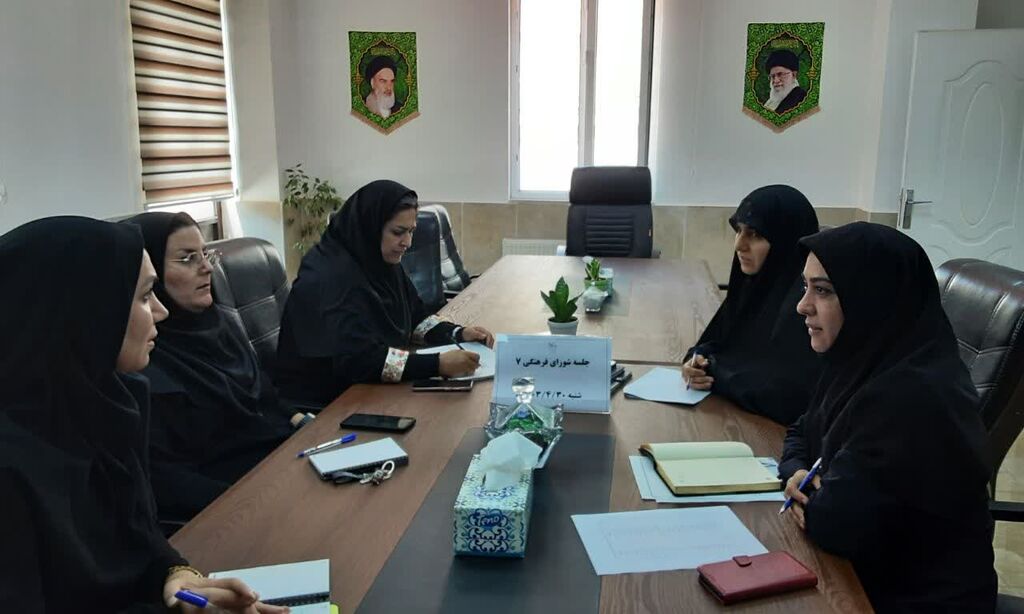 بررسی ادامه فعالیتهای تابستانی و برنامه ریزی مقدماتی هفته ملی کودک در کانون البرز