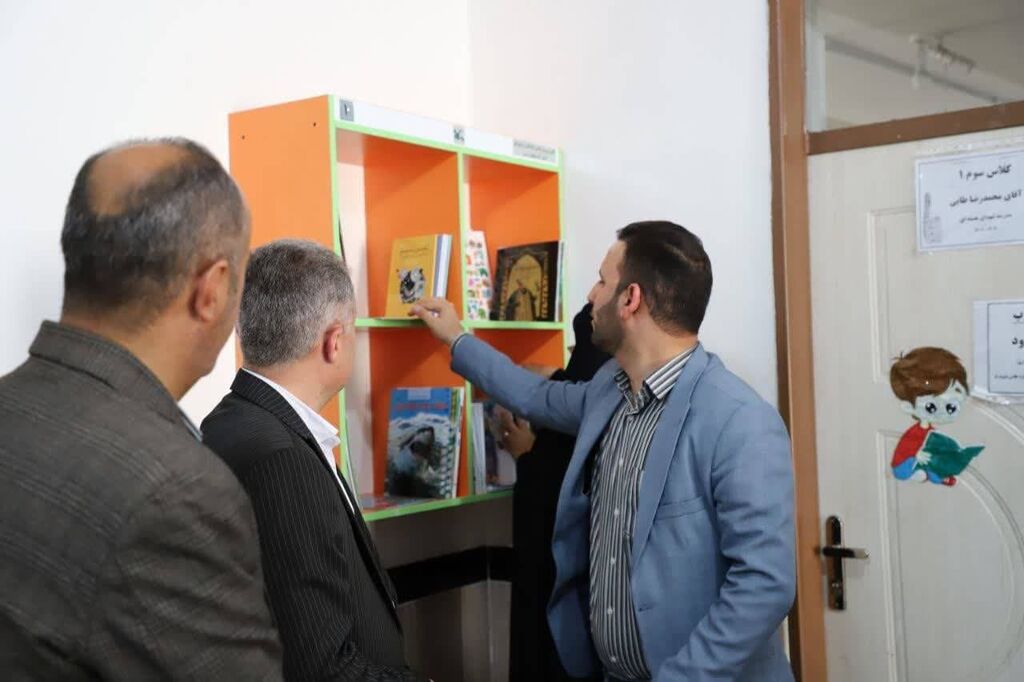 ایجاد کتابخانه در مدارس روستایی شهرستان اشنویه