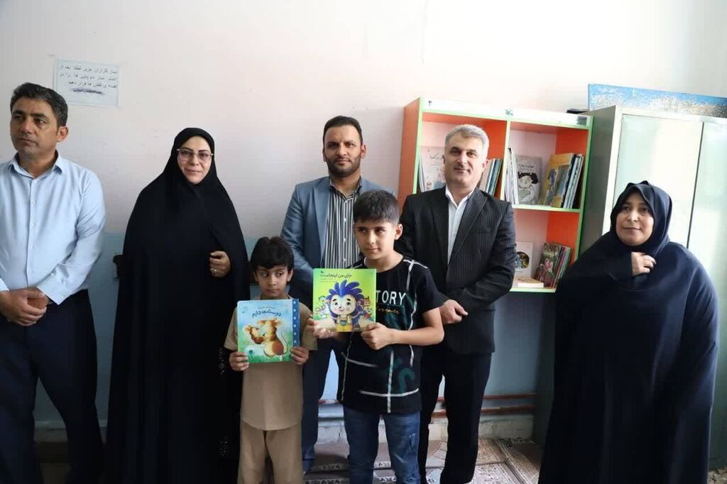 ایجاد کتابخانه در مدارس روستایی شهرستان اشنویه 