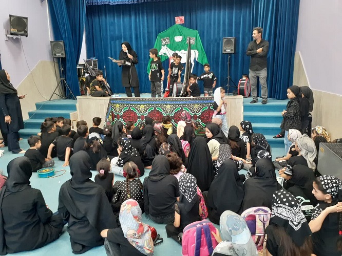 مرکز فرهنگی هنری داران سوگواره عزای امام حسین ( ع) را با حضور اعضای پسر و دختر برگزار نمود