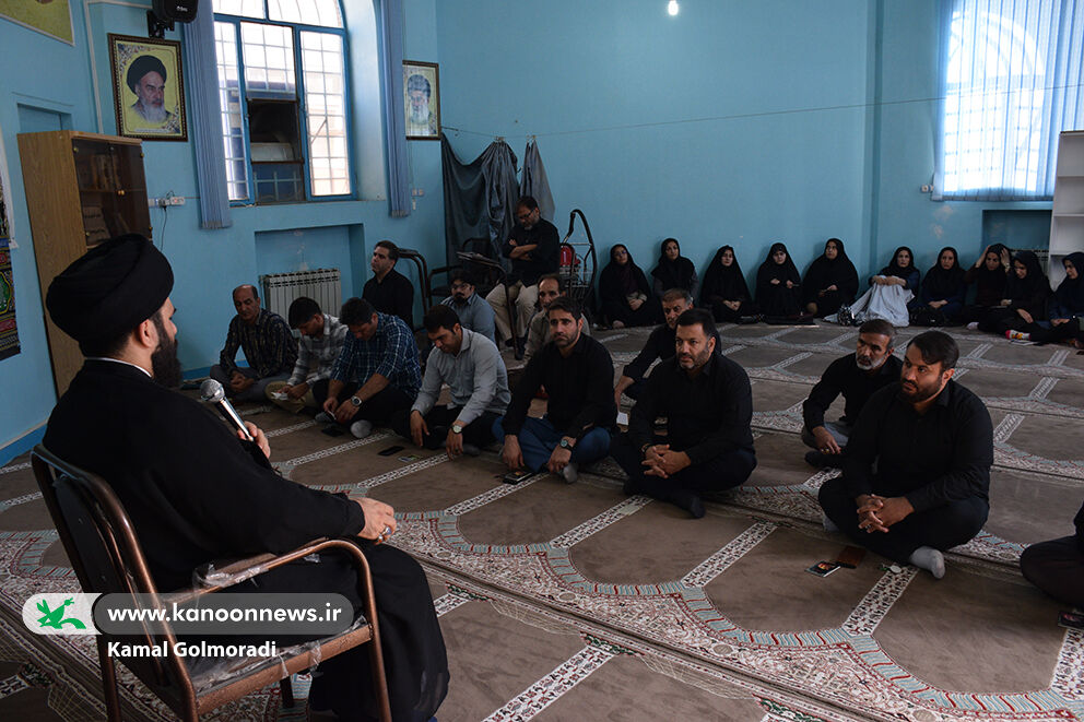 تربیت اخلاقی محور مناسب رشد در جامعه است