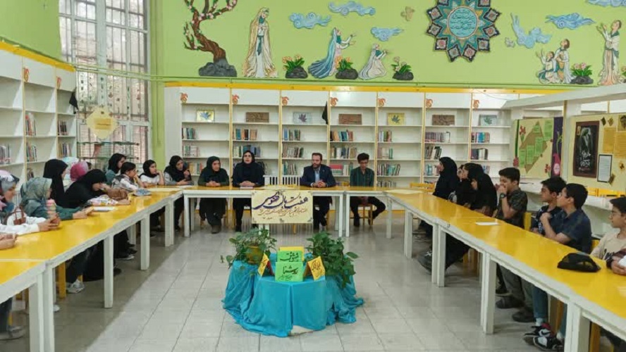 ققنوس بالهایش را بر فراز مرکز ۳ کانون گشود