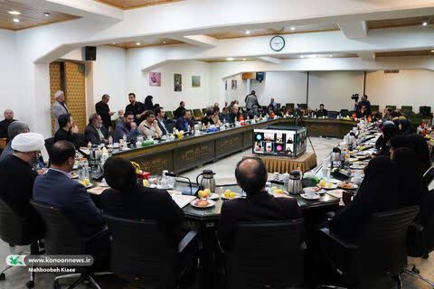 تجلیل از دو عضو نوجوان کرمانشاهی در ضیافتی شاعرانه توسط وزیر آموزش و پرورش