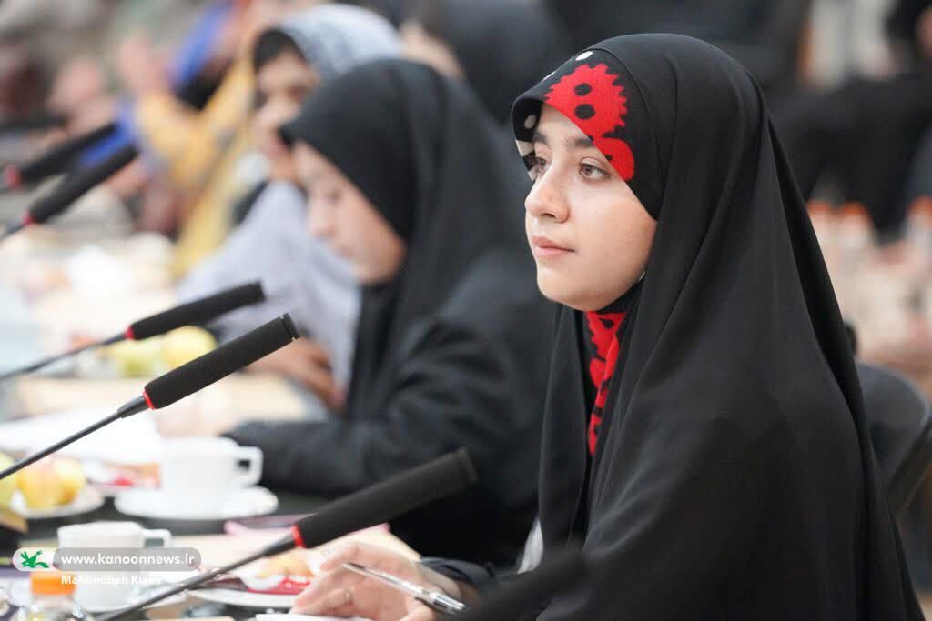 تجلیل از دو عضو نوجوان کرمانشاهی در ضیافتی شاعرانه توسط وزیر آموزش و پرورش