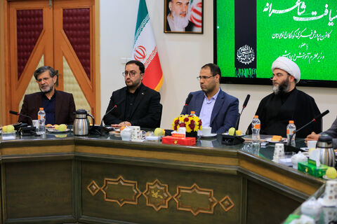 ضیافت شاعرانه و تجلیل از برگزیدگان باشگاه قاف