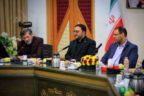 ضیافت شاعرانه و تجلیل از برگزیدگان باشگاه قاف