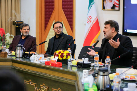 ضیافت شاعرانه و تجلیل از برگزیدگان باشگاه قاف