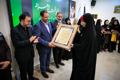 ضیافت شاعرانه و تجلیل از برگزیدگان باشگاه قاف