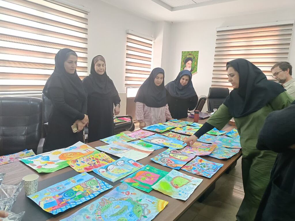 نشست تبادل تجربیات مربیان هنری کانون البررز برگزار شد