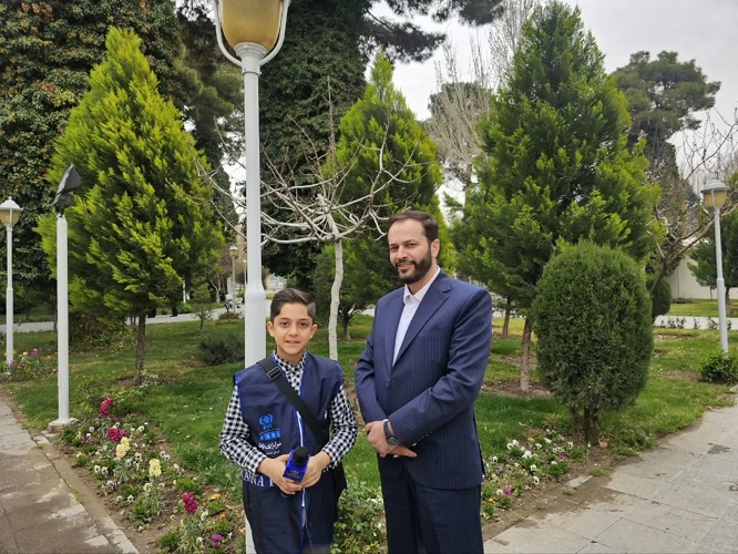 خادم یاری امام رضا( ع ) مسیر پیش روی مرا متبرک کرده است