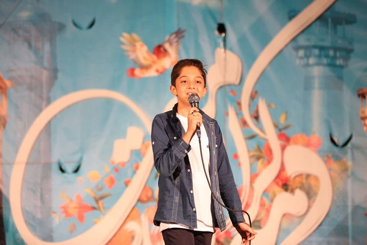 خادم یاری امام رضا( ع ) مسیر پیش روی مرا متبرک کرده است