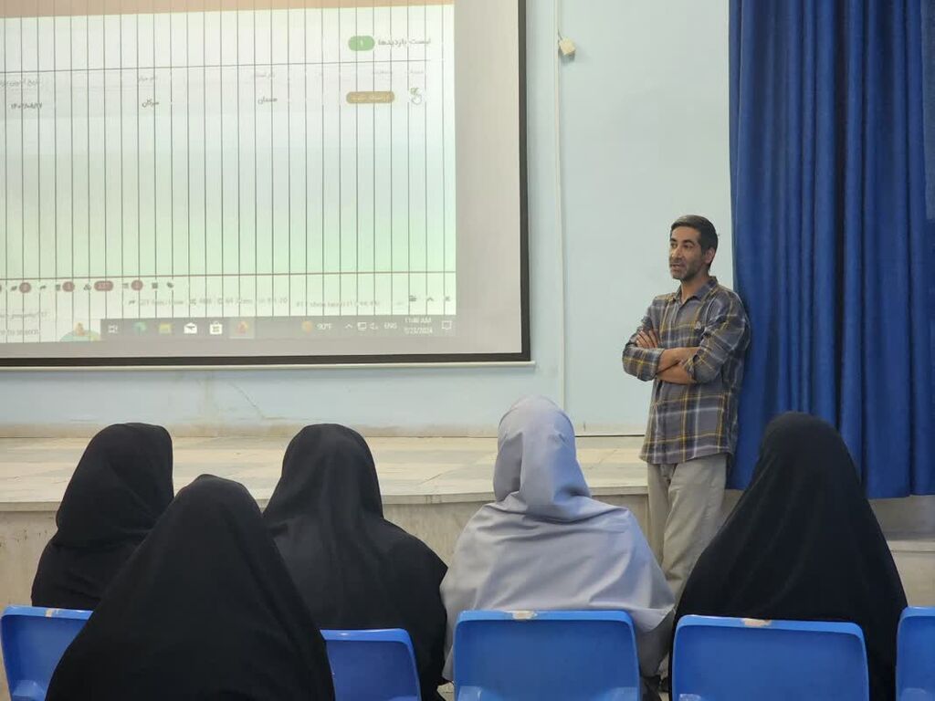 برگزاری دورههای تربیت مربی با هدف تبادل تجربیات و کسب آگاهی