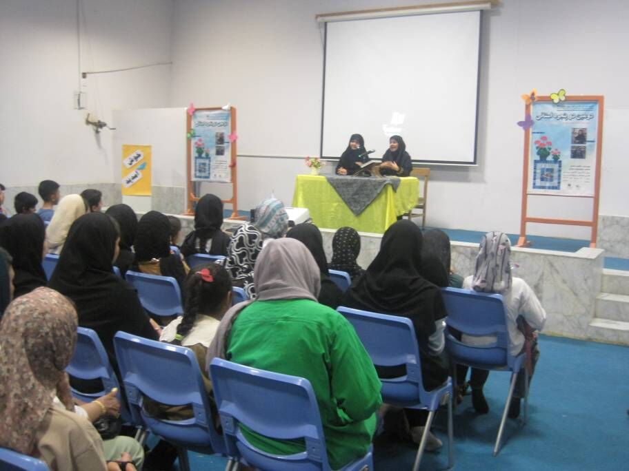 دومین نشست ادبی «دوپنجره» استانی با مشارکت  مراکز  نیریز و استهبان