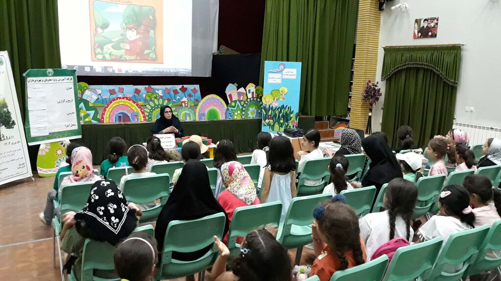 ویژه برنامه همیاران طبیعت و طرح مردمی کاشت یک میلیارد درخت