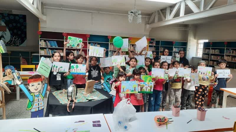 برنامه "جنگل سبز بمان" در مراکز همدان برگزار شد