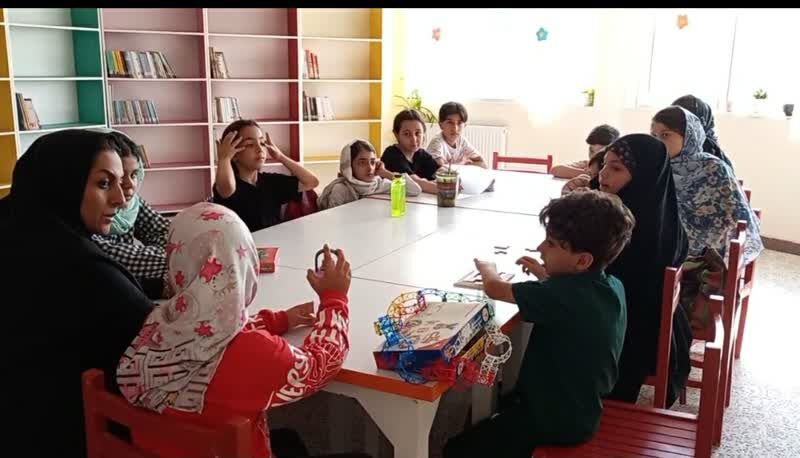 برنامه "جنگل سبز بمان" در مراکز همدان برگزار شد