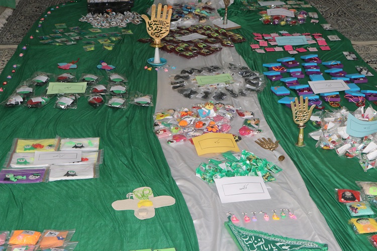 دستسازههای کودکان و نوجوانان استان اصفهان،به زائران اربعین تقدیم می شود