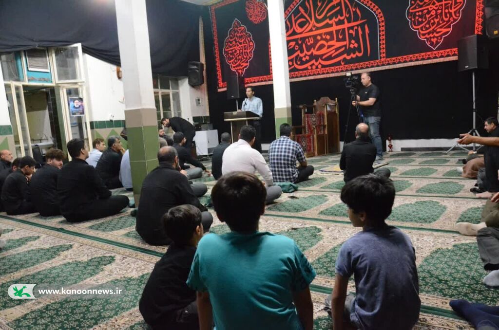 شب شعر «در سوگ مهمان» در خرمآباد کانون پرورش فکری لرستان در سوگ مهمان شب شعر برگزار کرد