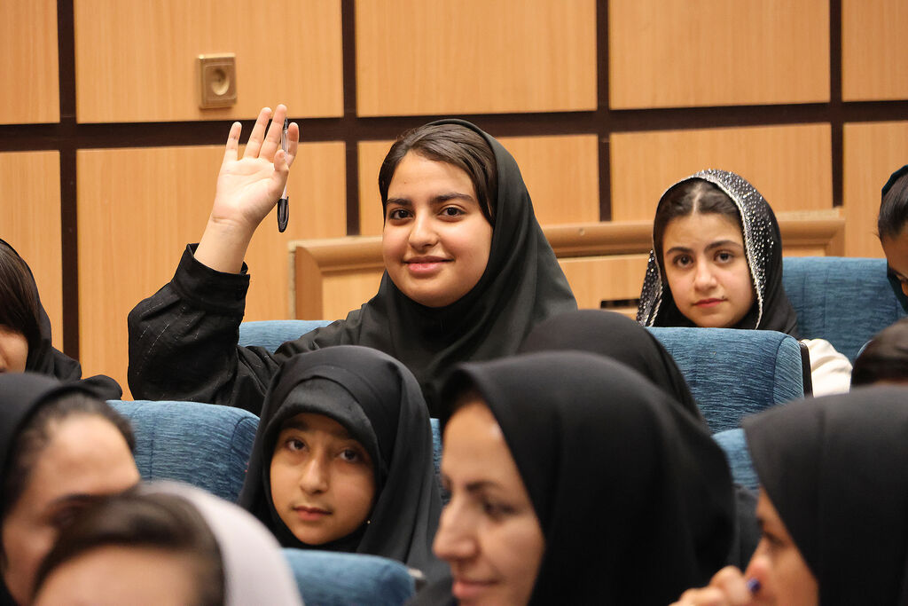 کارگاه نمایشنامه نویسی چهارمحال و بختیاری اعضای نوجوان کانون پرورش فکری با مقدمات نمایشنامهنویسی آشنا شدند.