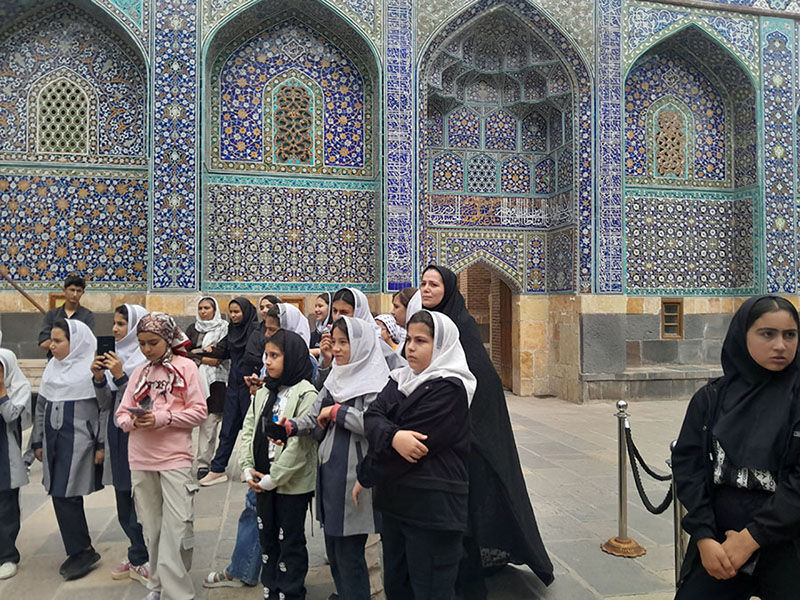 بازدید اعضای کانون نیر از مجموعه تاریخی شیخ صفیالدین اردبیلی