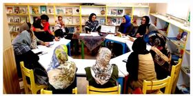 انجمن کتابخوانی مادران در مرکز هشتگرد