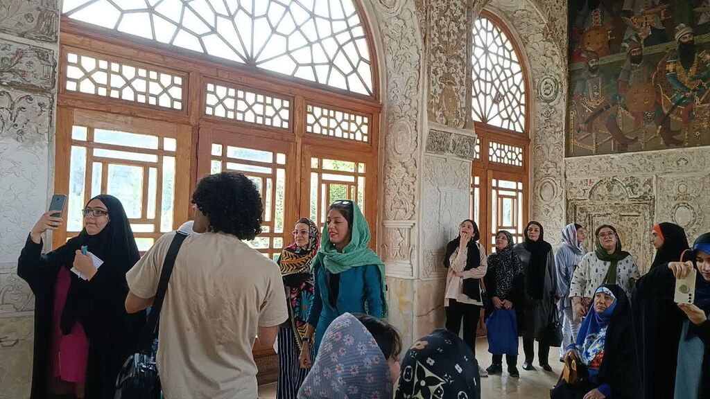 بازدید اعضای کانون البرز از موزهی سلیمانیه کرج