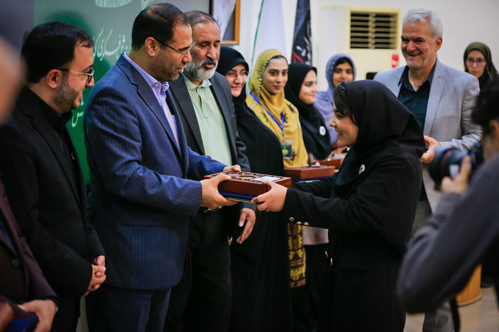 گفتگو با عضو نوجوان باشگاه قاف استان کرمان گفتگو با عضو نوجوان باشگاه قاف استان کرمان