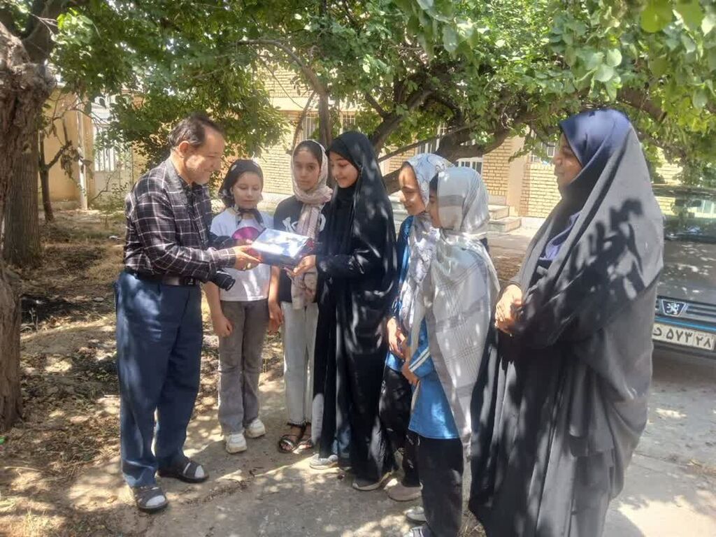 مراکز فرهنگی- هنری همدان از باشگاه کتابخوانی تا مسابقه آب بازی