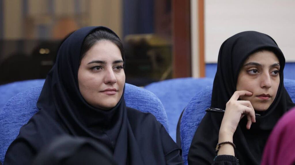 دو نوجوان کانون کرمانشاه در بین شاعران منتخب/ یازدهمین دوره آموزشی شعر جوان آفتابگردانها