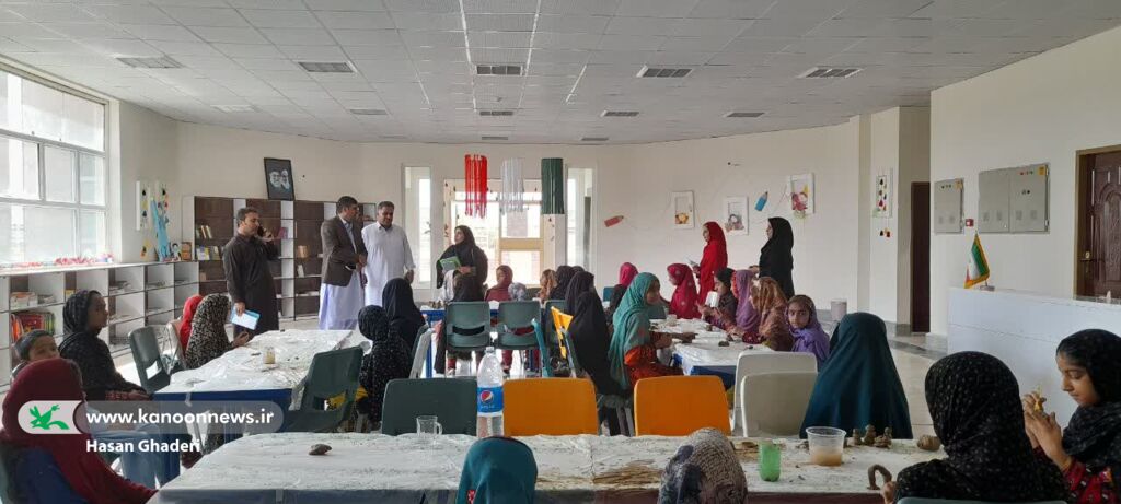 بازدید مدیرکل کانون سیستان و بلوچستان از مرکز فرهنگیهنری سیب و سوران