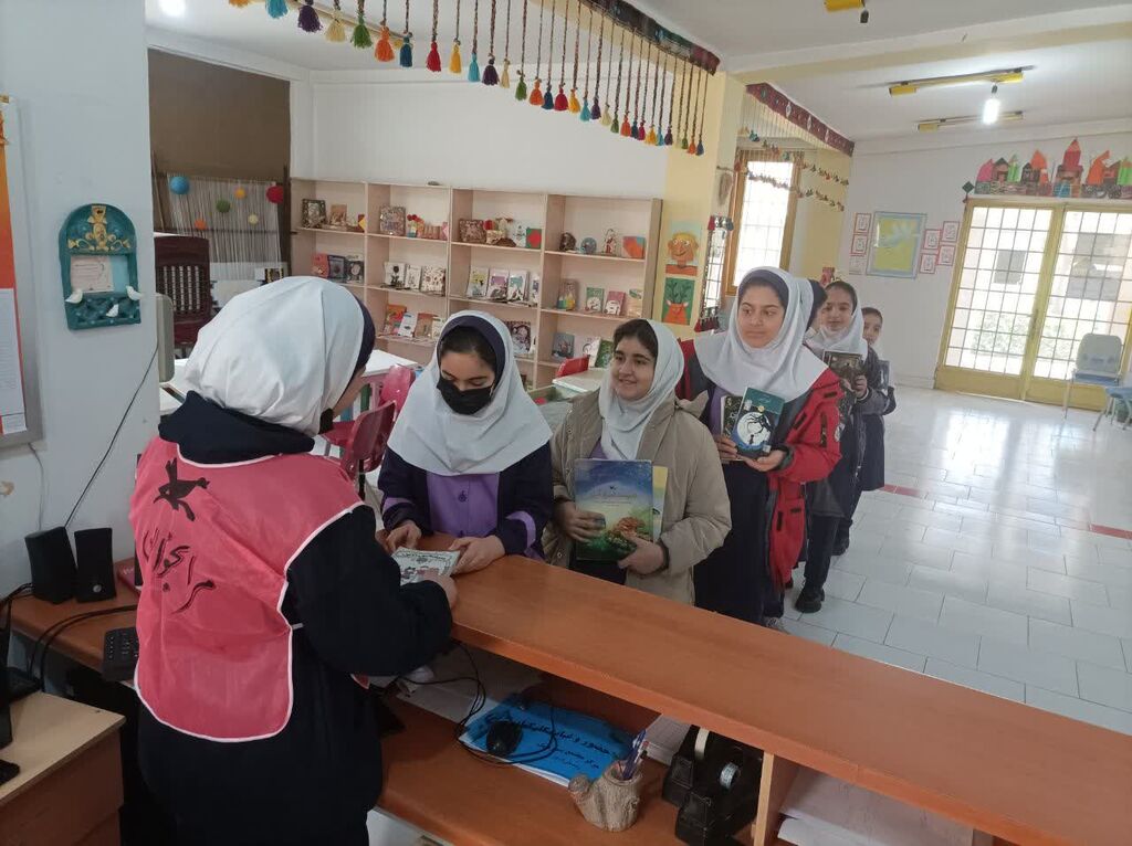 باشگاه کتابخوانی کانون کرمانشاه بهعنوان برترین در کشور