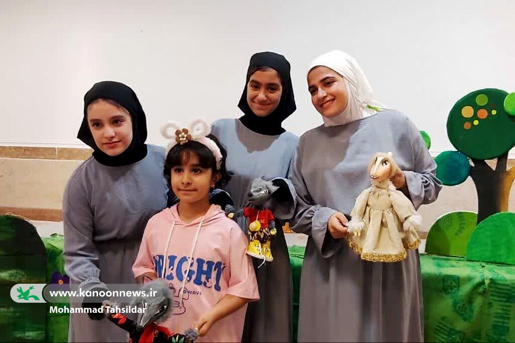 هانیه مرزبان در بخش «نمایش صحنه» گل کاشت
