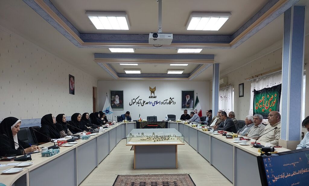 نشست هماندیشی مدرسان قاف با اساتید ادبیات گلستان