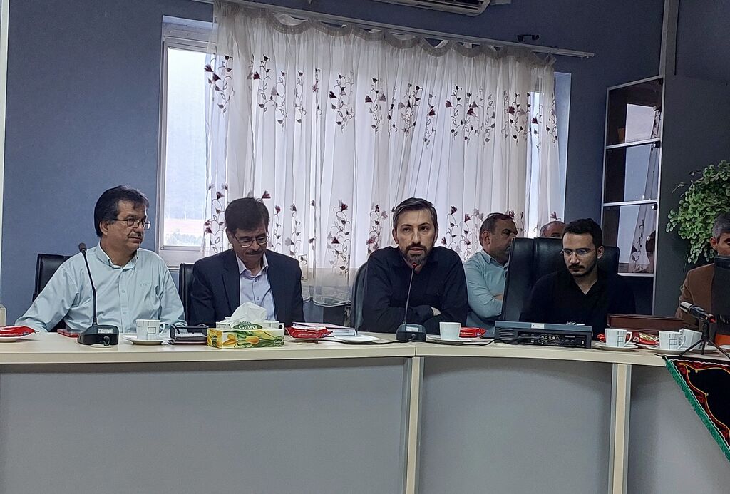 نشست هماندیشی مدرسان قاف با اساتید ادبیات گلستان