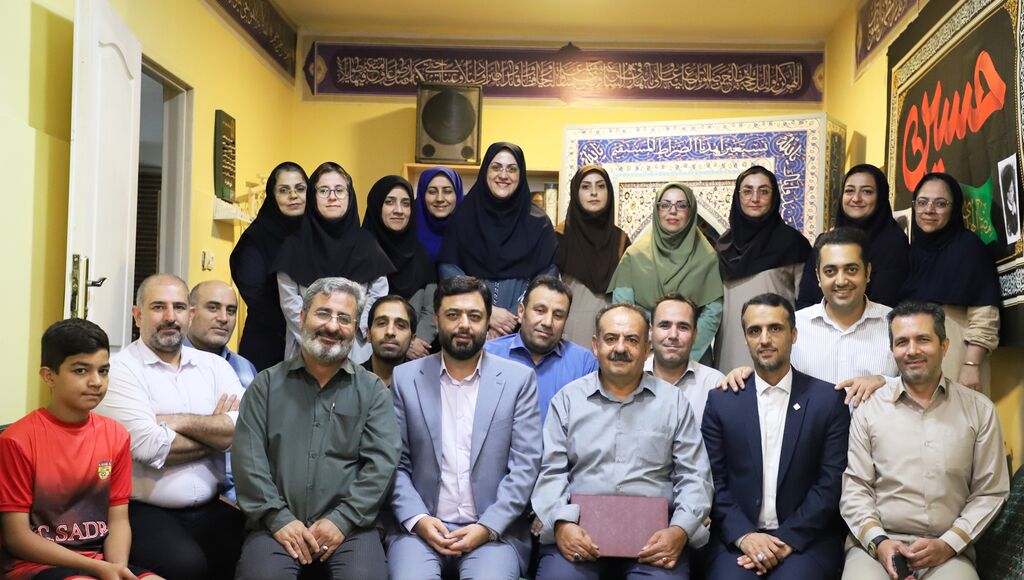 تکریم همکار بازنشسته کانون استان قزوین تکریم همکار بازنشسته کانون استان قزوین