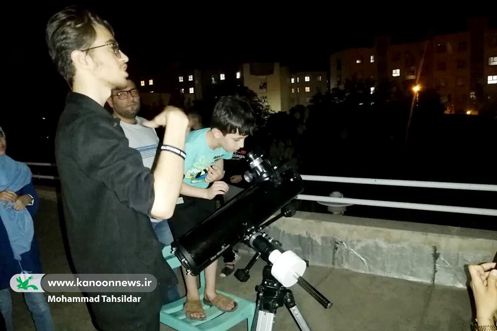 بارش شهابی مجتمع پردیسان شب گذشته دوستداران نجوم زیر آسمان شب بودند