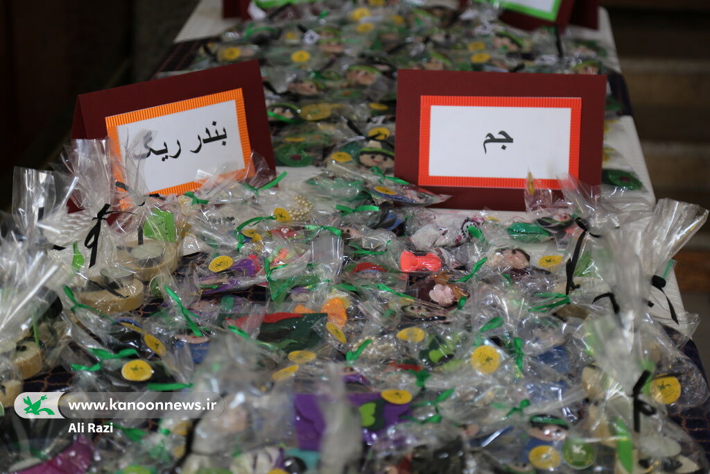 ۲۰۰۰ دست سازه ی حسینی اعضا کانون استان بوشهر در راه اربعین