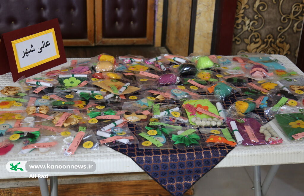 ۲۰۰۰ دست سازه ی حسینی اعضا کانون استان بوشهر در راه اربعین