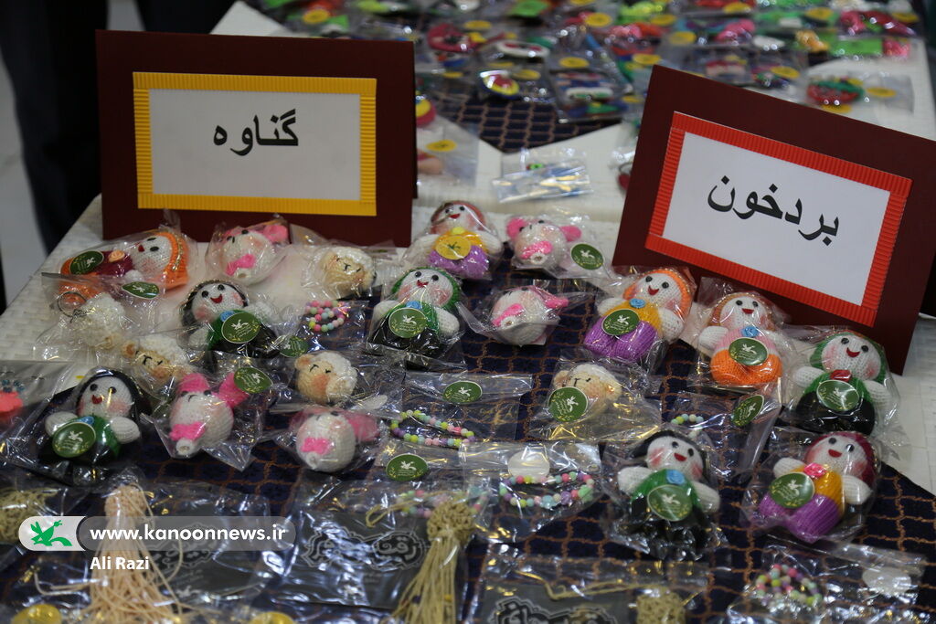 ۲۰۰۰ دست سازه ی حسینی اعضا کانون استان بوشهر در راه اربعین