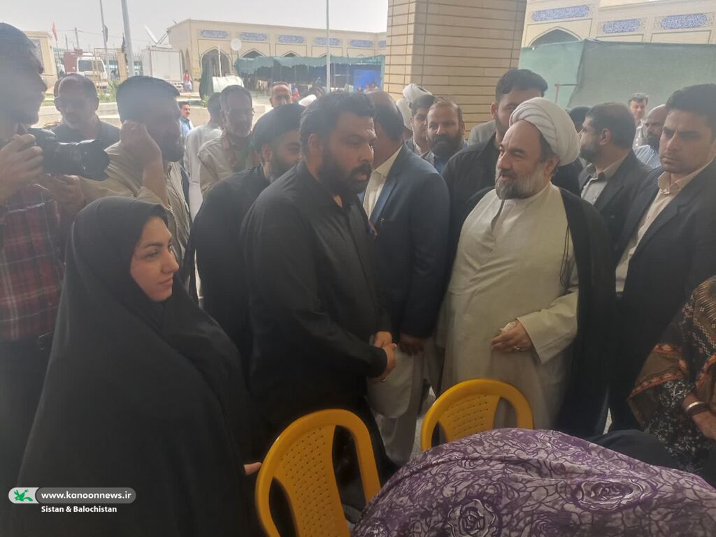 بازدید نماینده ولی فقیه در سیستان و بلوچستان از فعالیتهای کانون در مرز میرجاوه