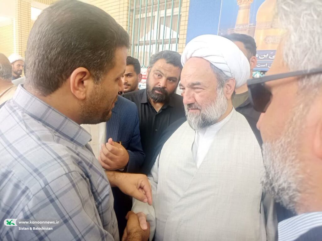 بازدید نماینده ولی فقیه در سیستان و بلوچستان از فعالیتهای کانون در مرز میرجاوه