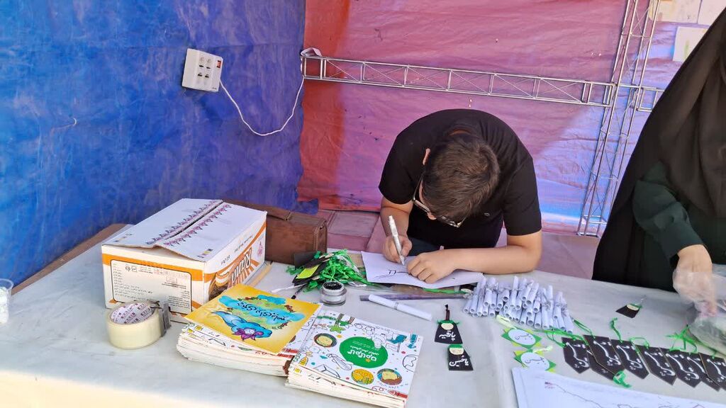 ساخت بیش از ۲۰۰۰ دستسازه اربعینی در مرکز کنگاور