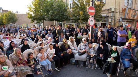 روز اول اجرای تماشاخانه تریلی سیار با نمایش «مشکهای خالی» در استان زنجان