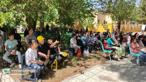 روز اول اجرای تماشاخانه تریلی سیار با نمایش «مشکهای خالی» در استان زنجان