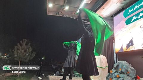 روز اول اجرای تماشاخانه تریلی سیار با نمایش «مشکهای خالی» در استان زنجان